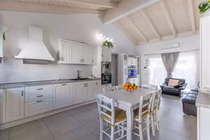 Villa unico livello con doppio giardino