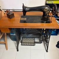 Macchina da cucire Singer, base in ghisa, vintage