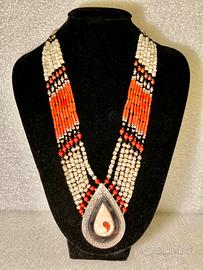 Collana Tibetana in argento, corallo e perline