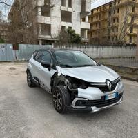 Renault captur sinistrata