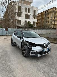 Renault captur sinistrata