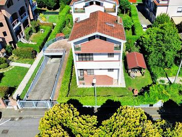 VILLA SINGOLA A MEZZANI
