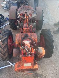 Trattore agricolo