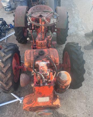 Trattore agricolo