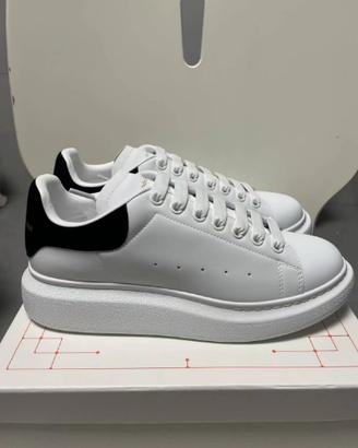 Scarpe da coppia Alexander McQueen, taglia 43