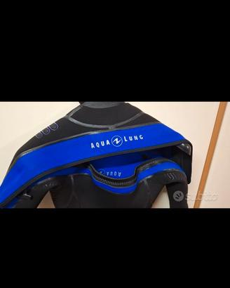 Muta sub semistagna Aqualung tg S