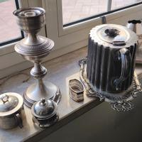 teiera con altri accessori