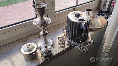 teiera con altri accessori