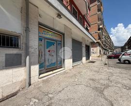 NEGOZIO A NAPOLI