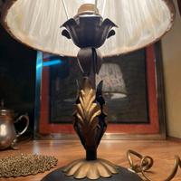 Lampada da tavolo in ferro battuto vintage