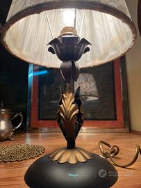 Lampada da tavolo in ferro battuto vintage