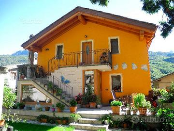 Bilocale immerso nel verde a Champdepraz