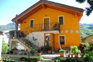 Bilocale immerso nel verde a Champdepraz