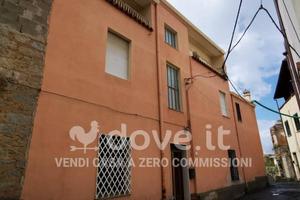 Villa di 150 m² con 5 locali a Oliena