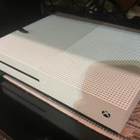 Xbox One S 1TB + 2 controller e giochi