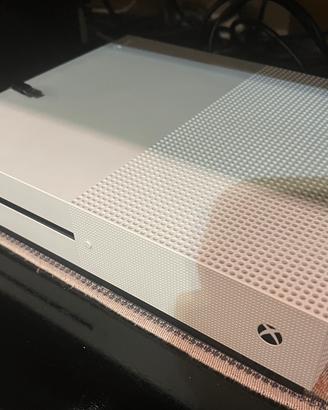 Xbox One S 1TB + 2 controller e giochi