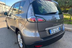 Renault SCENIC 1.5 dCi 110CV 2015 - TOM TOM