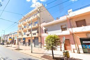 Via Marconi: locale commerciale