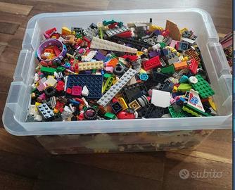 Lego alla rinfusa  (4kg) + pacchetto di Playmobil