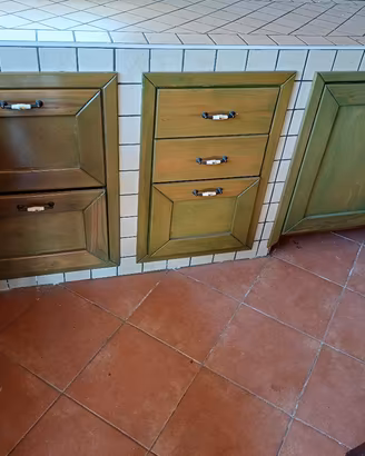 Sportelli e cassetti per cucina in muratura