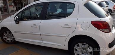 Peugeot 207, 1400 benzina