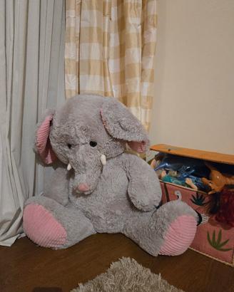 Elefante peluche grande