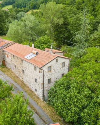 Rustico indipendente con un grande potenziale