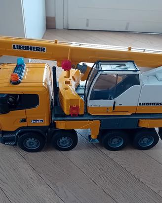 bruder camion gru