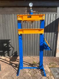 Pressa idraulica manuale