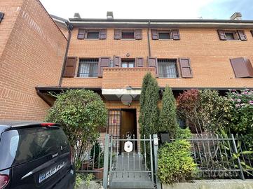 VILLA A SCHIERA CENTRALE A FERRARA