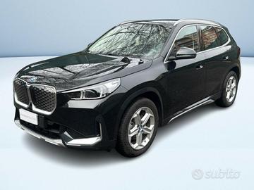 BMW iX1 edrive 20 X-Line