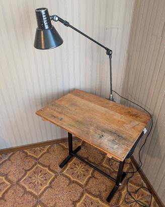 Tavola da disegno in legno con luce