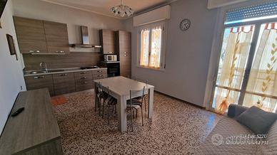 Ampio appartamento in casa indipendente privata