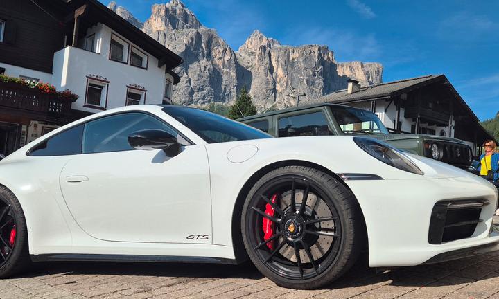 Porsche 992 carrera 4 gts 2021 Porsche Approved