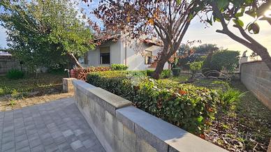 CASA SEMINDIPENDENTE A LATINA