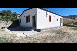 Villa con vista tra le Madonie e i Nebrodi