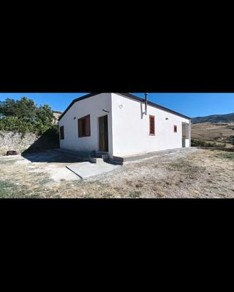 Villa con vista tra le Madonie e i Nebrodi