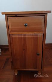 Comodino in legno