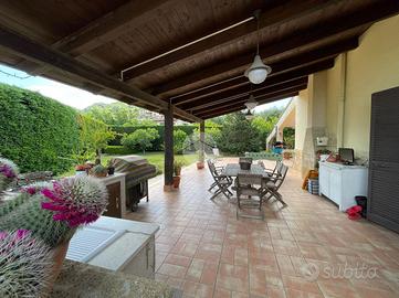 VILLA SINGOLA A QUARTO