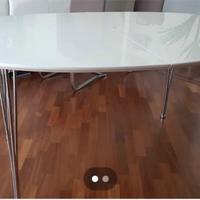 Tavolo ovale in legno laccato bianco