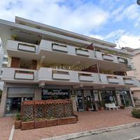 LOCALE COMMERCIALE IN VIA LUIGI CHERUBINI, 6 PORTO