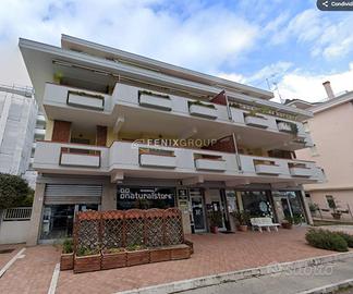 LOCALE COMMERCIALE IN VIA LUIGI CHERUBINI, 6 PORTO