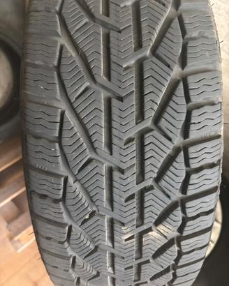 PNEUMATICI INVERNALI CON CERCHI