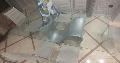 Tavolo con sedie marca tonin come nuovo