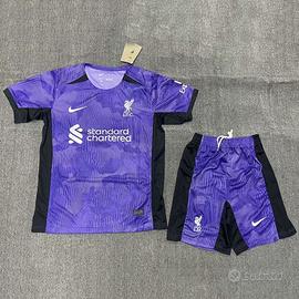 Maglia e pantaloncino da calcio, Liverpool