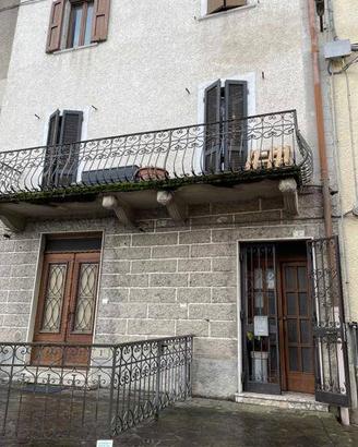 Immobile in asta di 200 m² con 4 locali a Sant'Omo