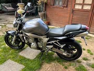 Moto Yamaha FZ6 600 NAKED