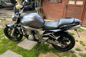 Moto Yamaha FZ6 600 NAKD
