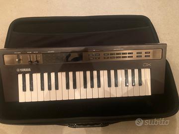 Yamaha Reface DX con custodia viaggio