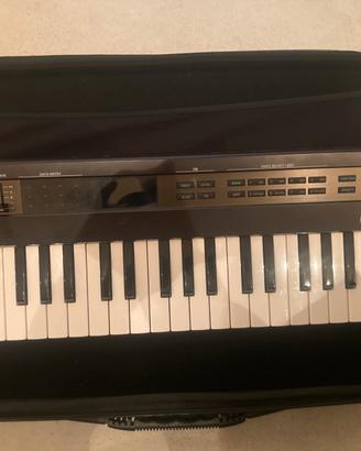 Yamaha Reface DX con custodia viaggio